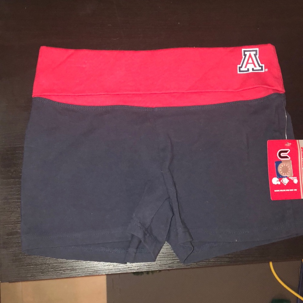 University of Arizona Wildcats shorts size M
